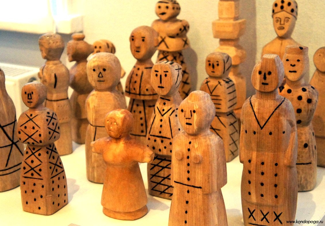 Деревянная кукла одна из первых игрушек. Традиционные деревянные игрушки. Деревянные народные игрушки. Древнерусские деревянные игрушки. Древние русские игрушки.